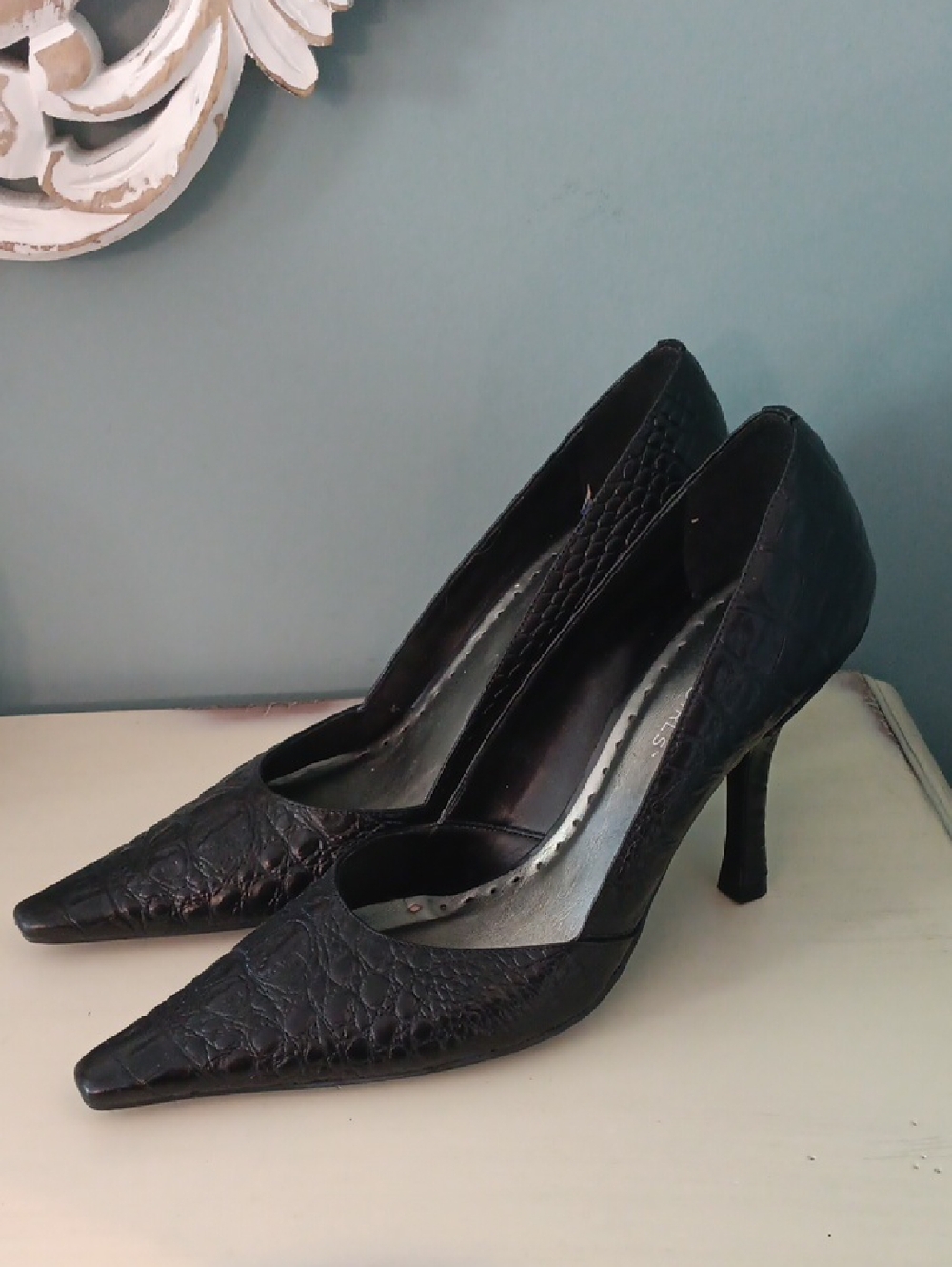 % BCBGirls Black Reptile Patterned Leather Pointed-Toe Heels